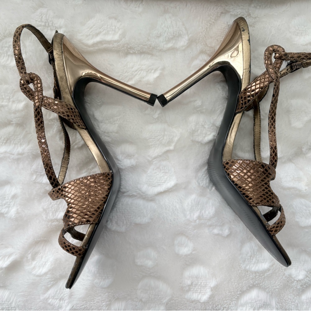 New Guess Vintage Metallic Bronze Snake Print Heels in Size 8